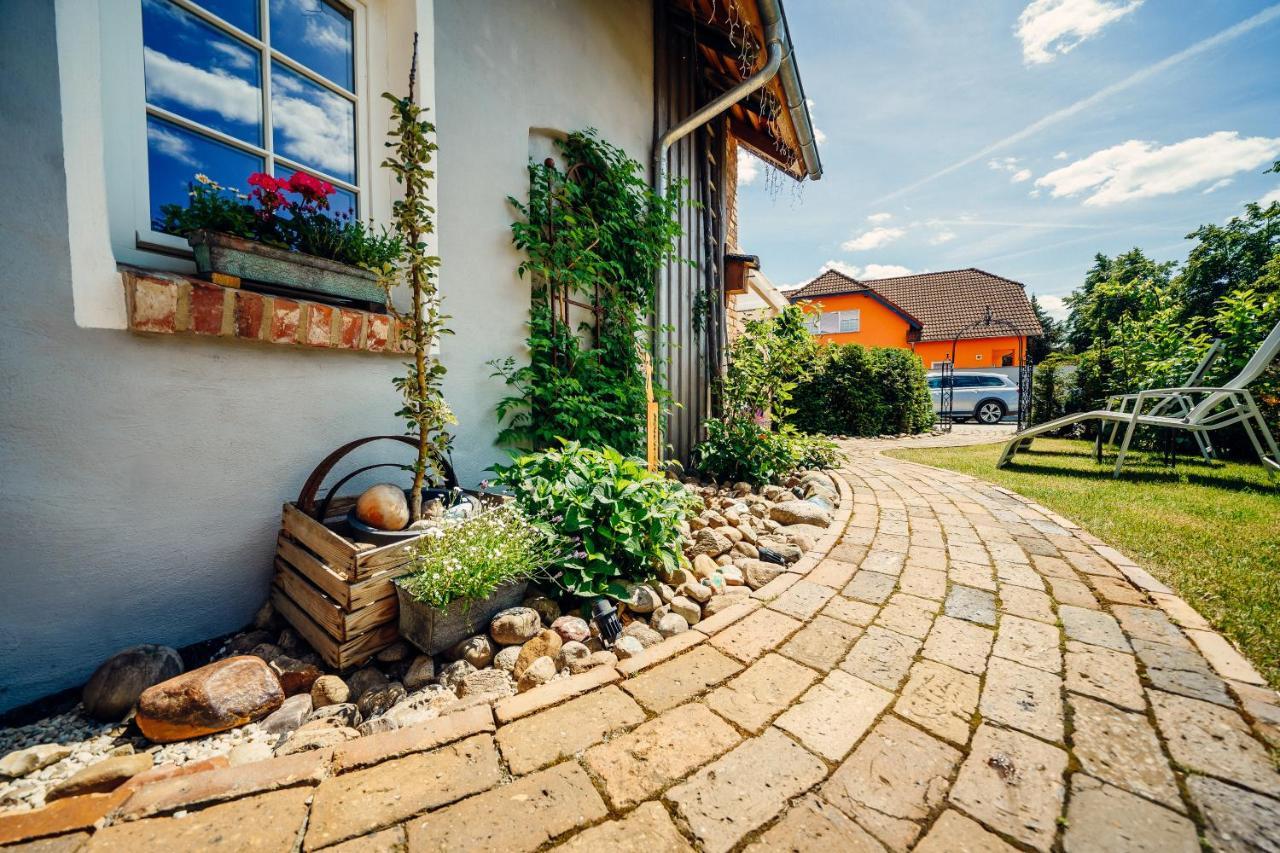 Altes Gewoelbe Mit Sauna Und Whirlpool Im Aussenbereich Elsterheide Exterior foto
